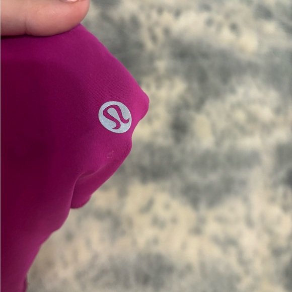 Size 4 lululemon leggings - Picture 3 of 4